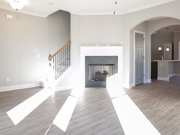 3rd image of 5308 Hearthstone St