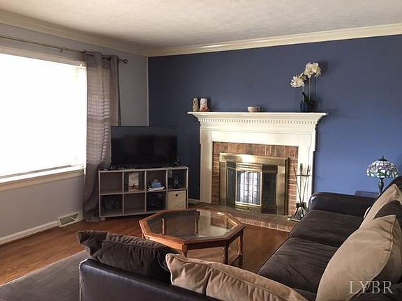 5th image of 122 Mayfield Dr