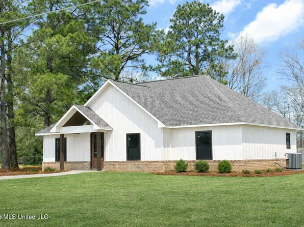 529 NE Fairlawn Trl, Brookhaven, MS 39601