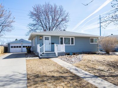 537 3rd St E, West Fargo, ND, 58078