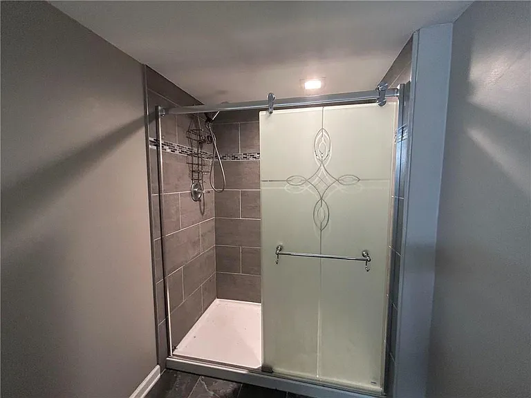 4188 Azalea Ct #BASEMENT — Photo 7