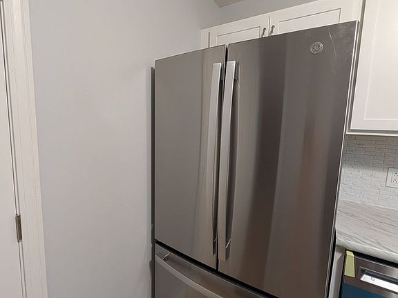 5th image of 10720 Free Rd APT A