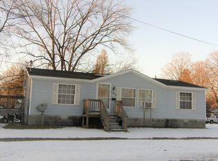 302 W Sherwood St, Decatur, MI 49045