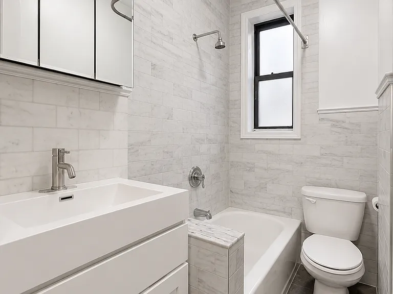 250 Pacific St #10 — Photo 5