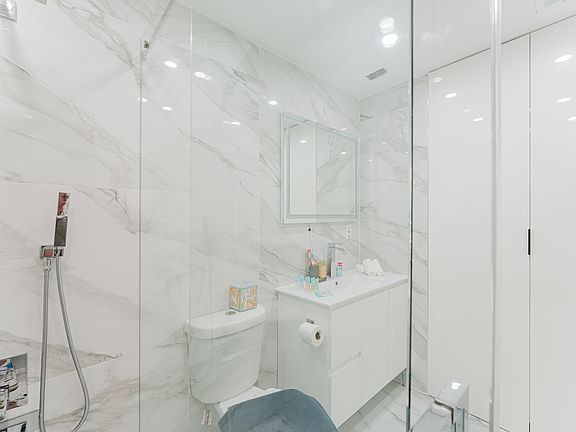 4th image of 19370 Collins Ave #Penthouse 3