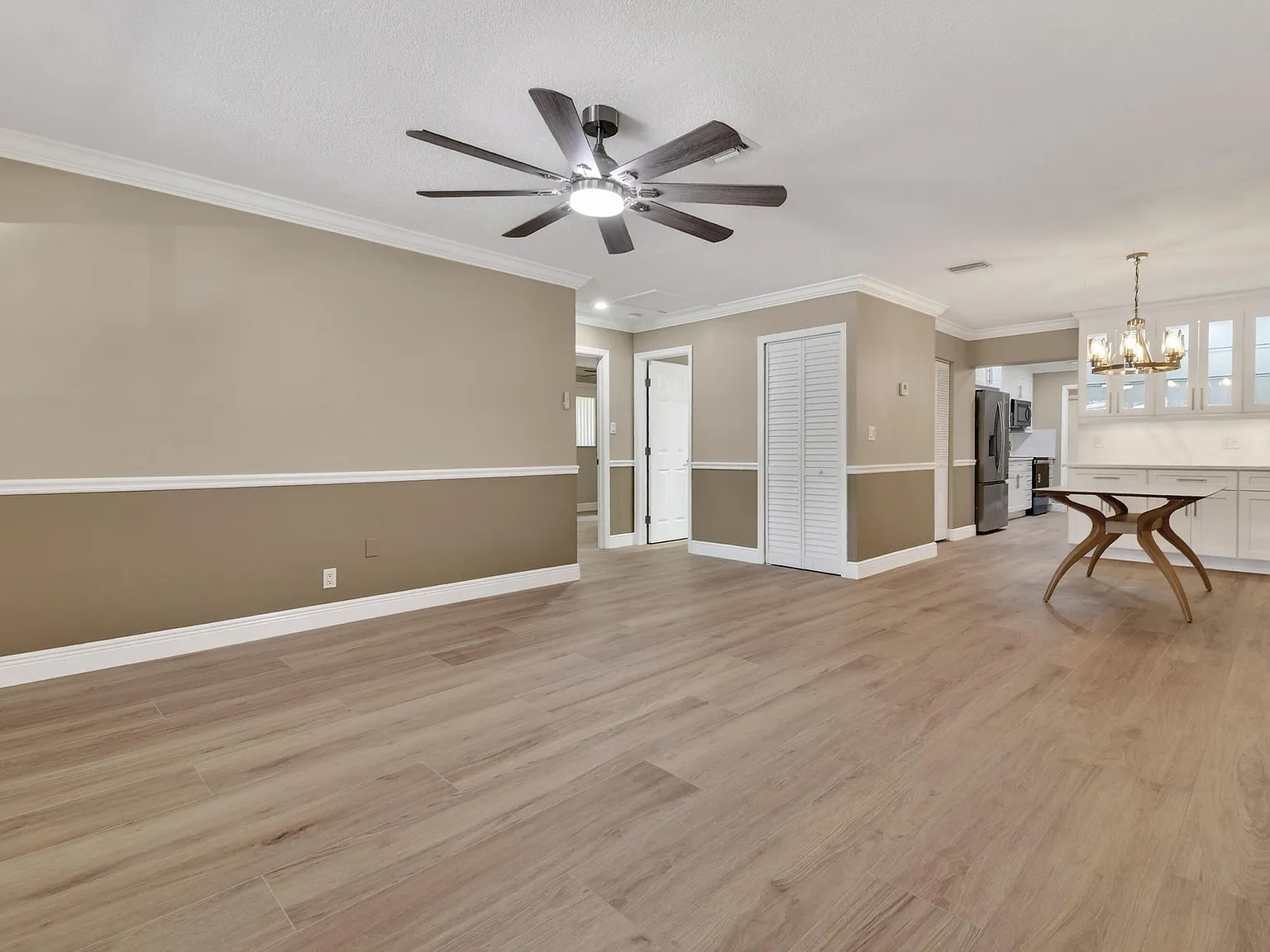 3 bed, 2.0 bath, 2388 sqft, $3,100 — Photo 3