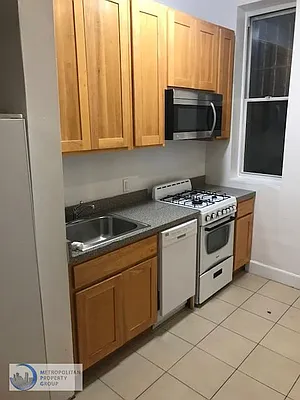 Rented by Metropolitan Property Group | media 37