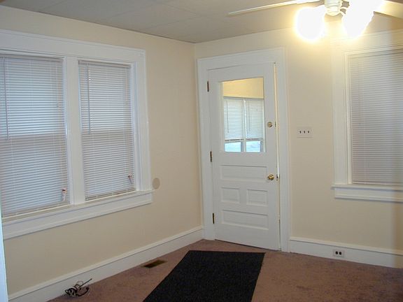 Large living room, whole house freshly painted!