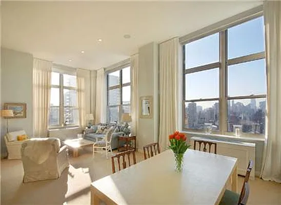 Sold by Warburg | media 10