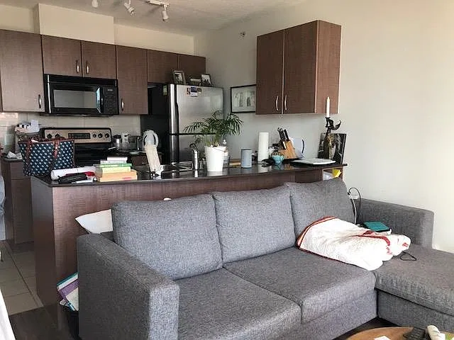 610 Granville St #1212