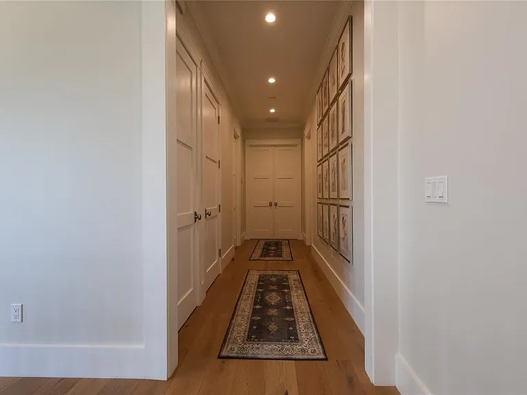 2402 W Parkland Blvd — Photo 22