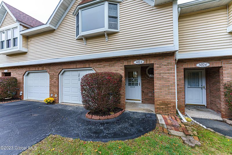 4th image of 3024 Squire Boulevard