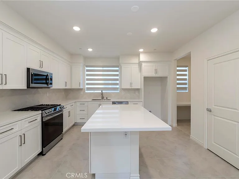 11502 Artesia — Photo 10