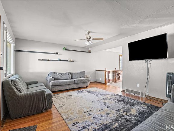5th image of 8644 Harold Dr