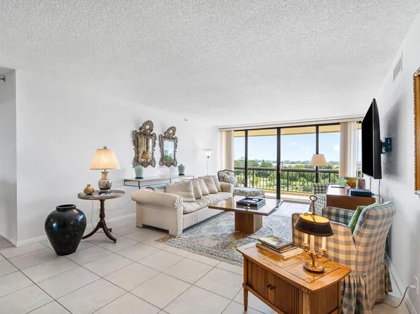 1900 Consulate Place #402, West Palm Beach, FL 33401