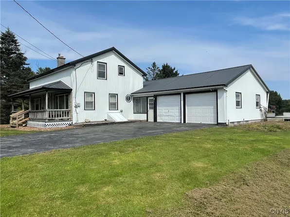9 Dean Dr, Parish, NY 13131