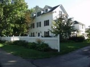 9 Lake Pl, Branford, CT 06405
