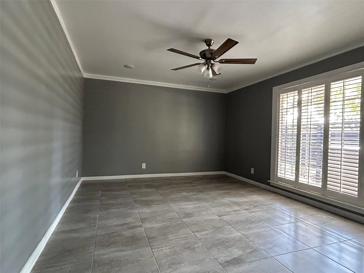 4 bed, 2.0 bath, 2216 sqft, $2,000 — Photo 4