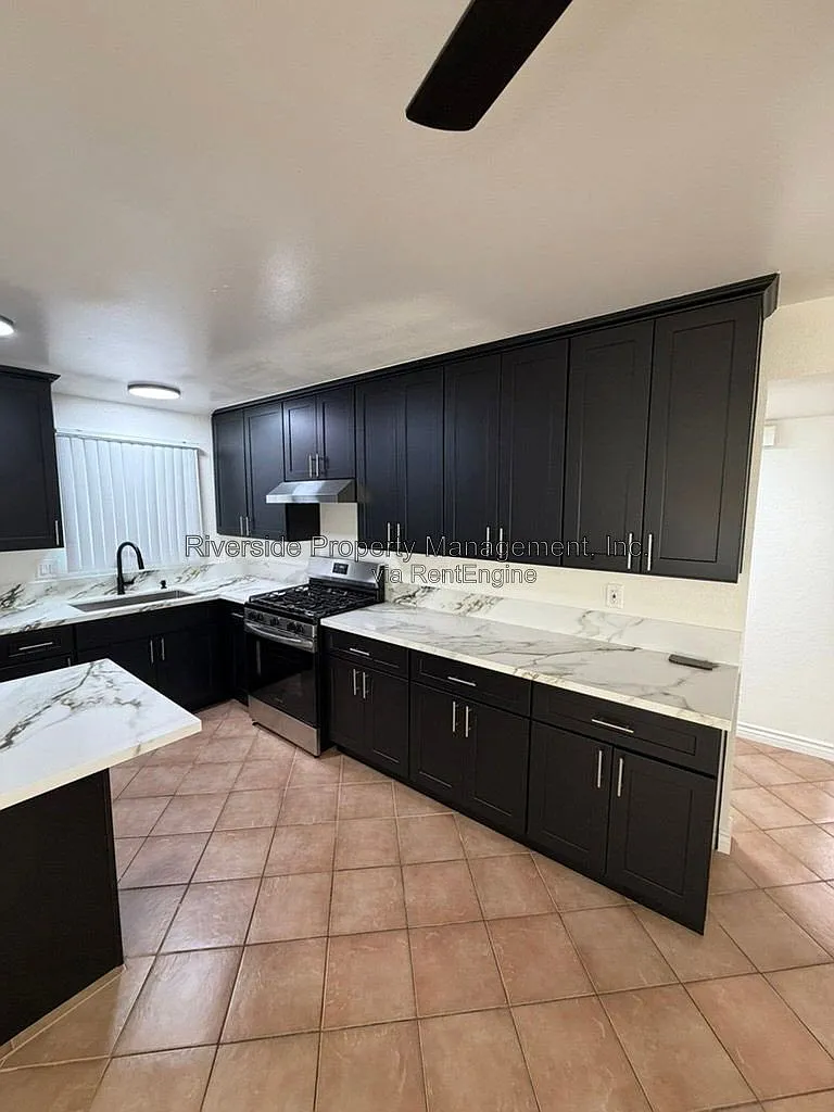 4 bed, 2.0 bath, 1359 sqft, $3,700 — Photo 3