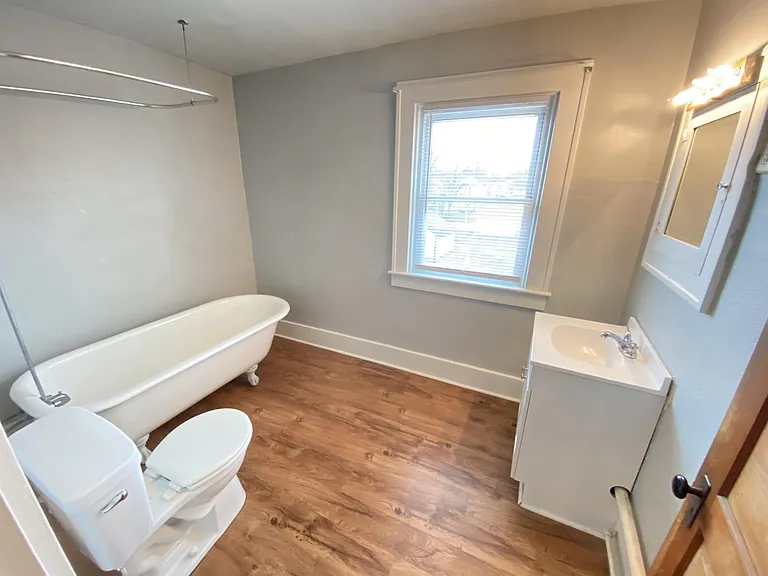 424 N Main St #C — Photo 12