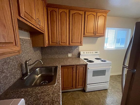 2nd image of 444 S 5th St #16