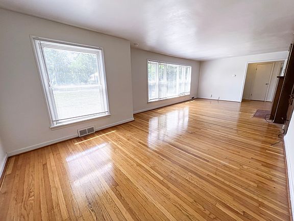 3rd image of 4113 N Sherman Dr