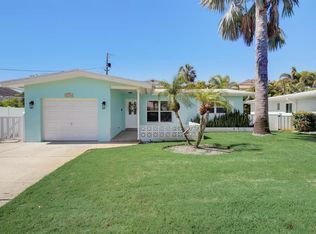16102 1st St E, Redington Beach, FL 33708
