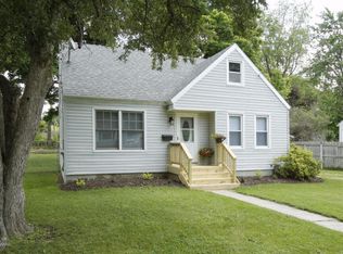 214 East Dr, Marshall, MI 49068