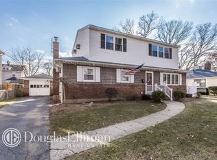 1880 Gormley Ave, Merrick, NY 11566