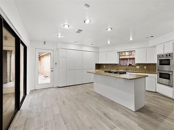 5th image of 10715 Cypresswood Dr