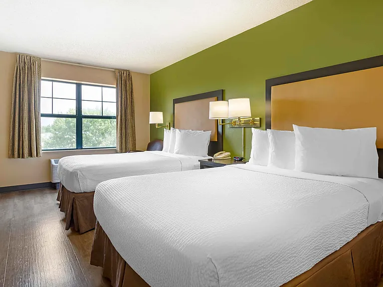 Studio Suite - 2 Full Beds
