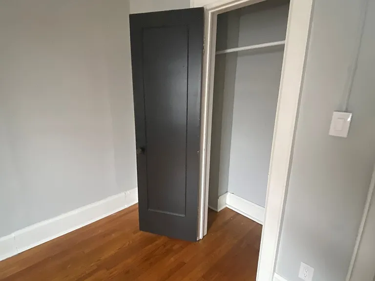216 King St S #1 — Photo 9