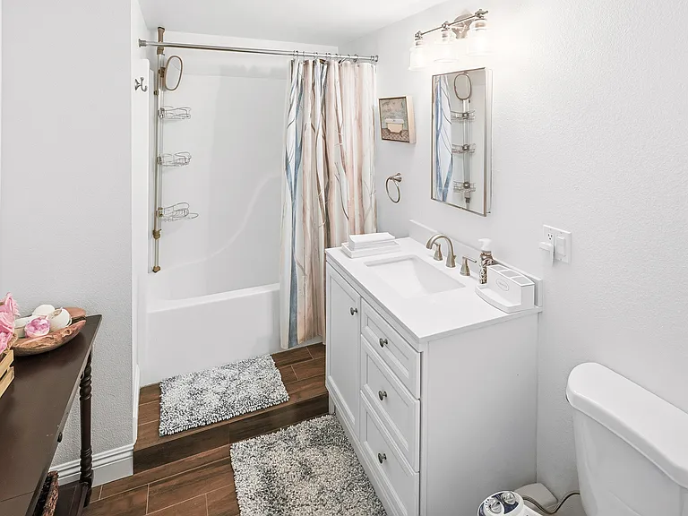 bathroom in first floor