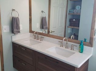 1206 Lynx Blvd, Waukesha, WI 53189