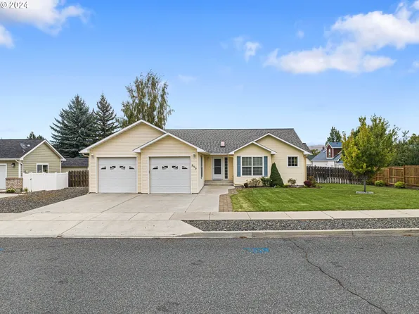 930 Elkhorn Dr, Baker City, OR 97814