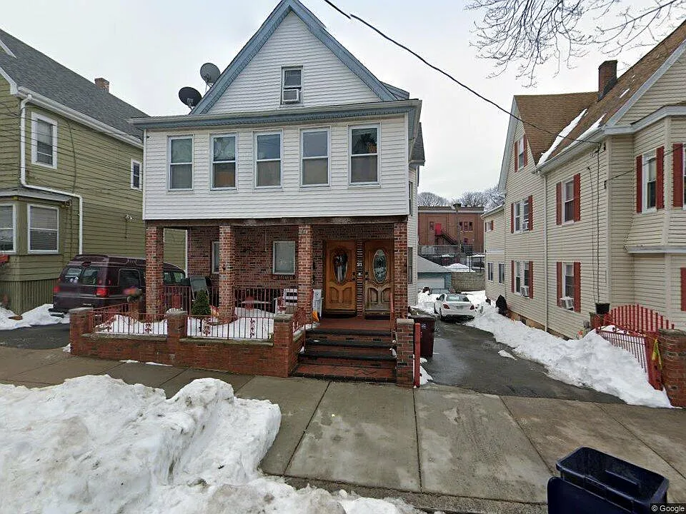 21 Lexington St #1