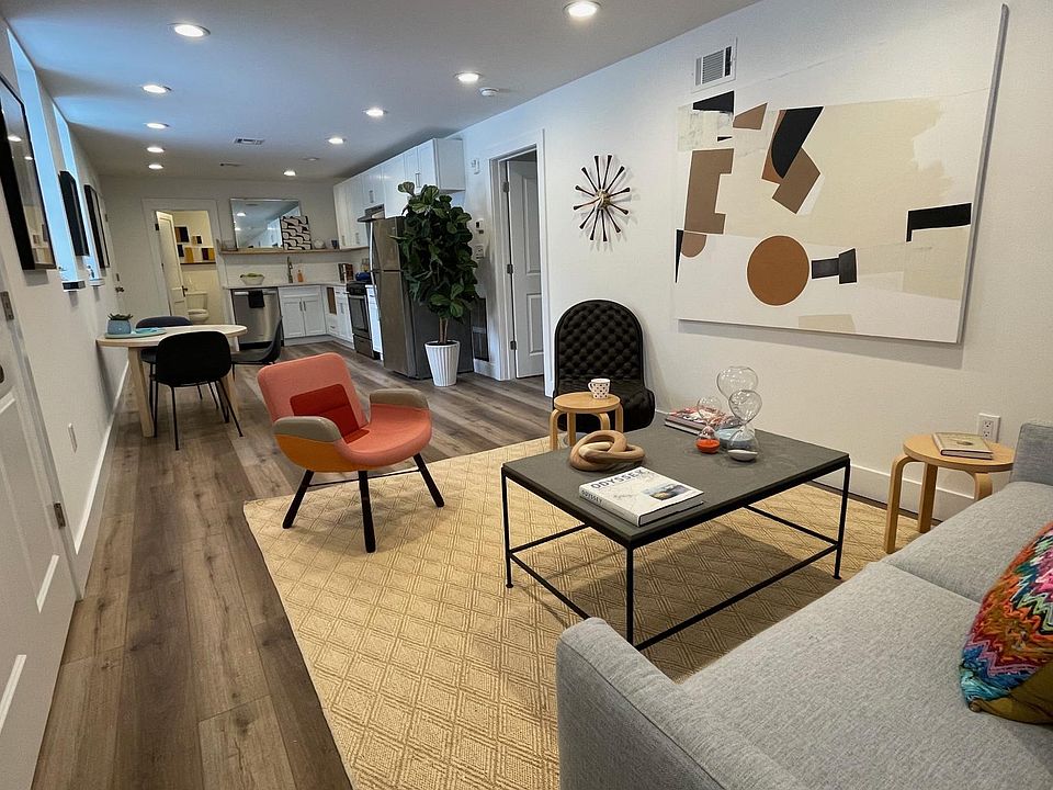 Living Area/Dining Area