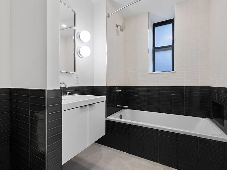 301 W 22nd St #5 — Photo 5