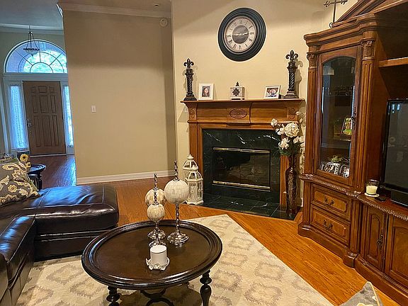 2nd image of 1607 Doral Dr