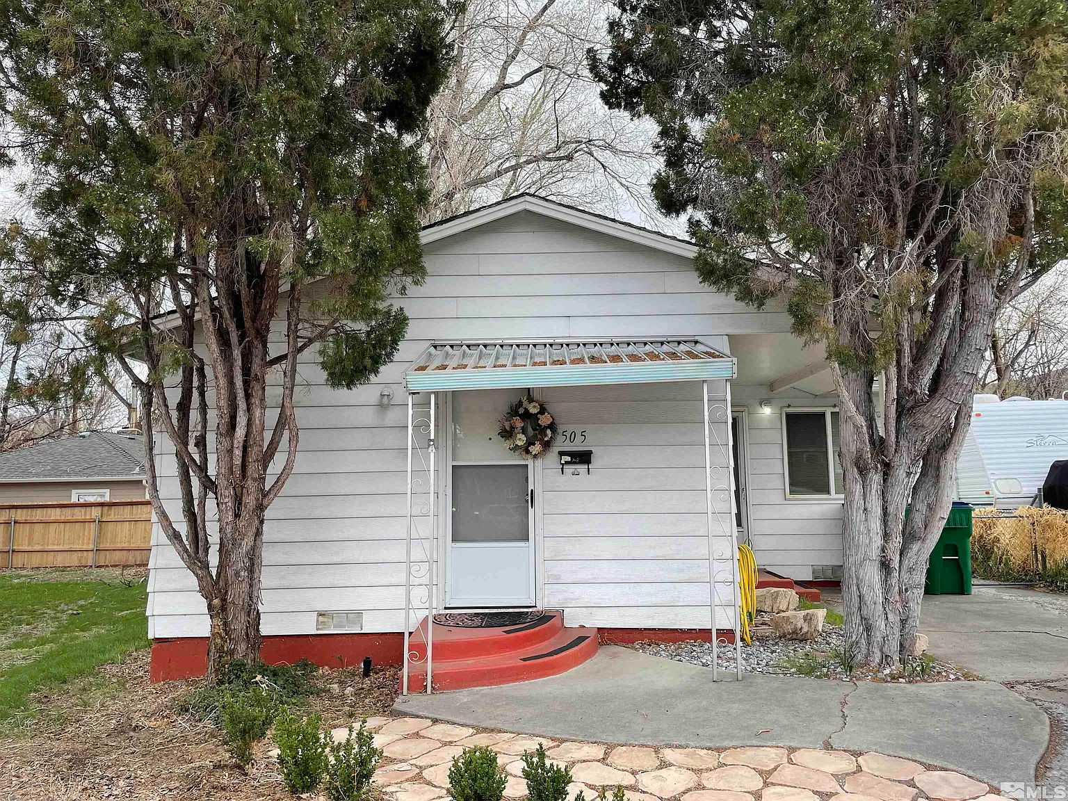 505 W 2nd St photo 1