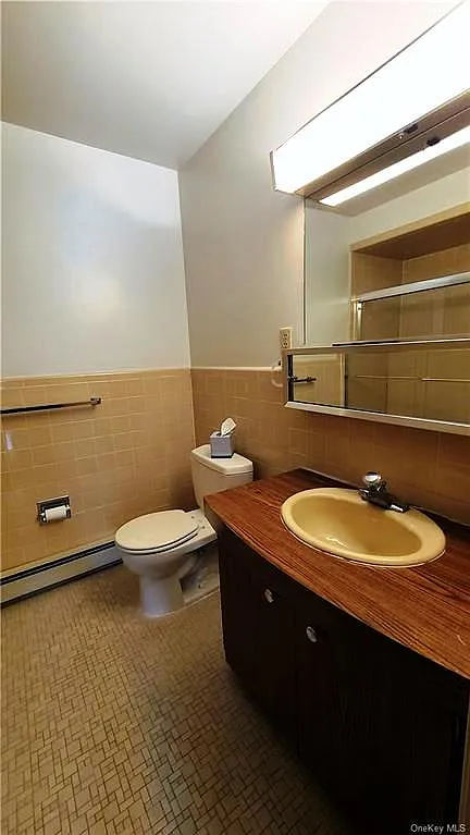 3 bed, 1.5 bath, 1440 sqft, $2,100 — Photo 3