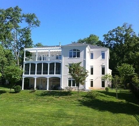 4th image of 3213 Woodland Ln