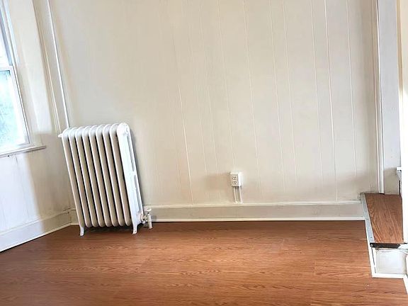 3rd image of 516 N Massachusetts Ave