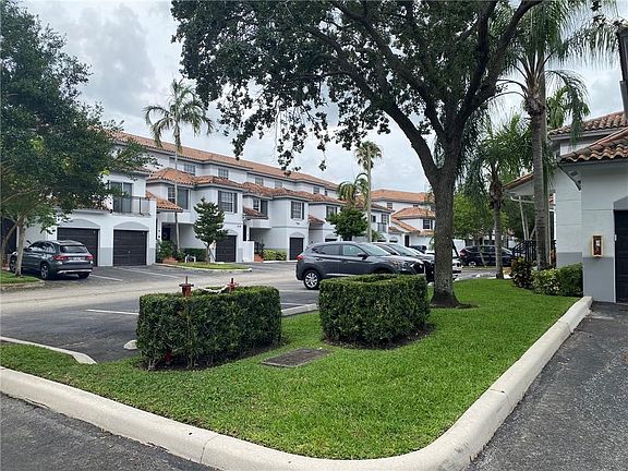 2nd image of 775 SW 148th Avenue #1611