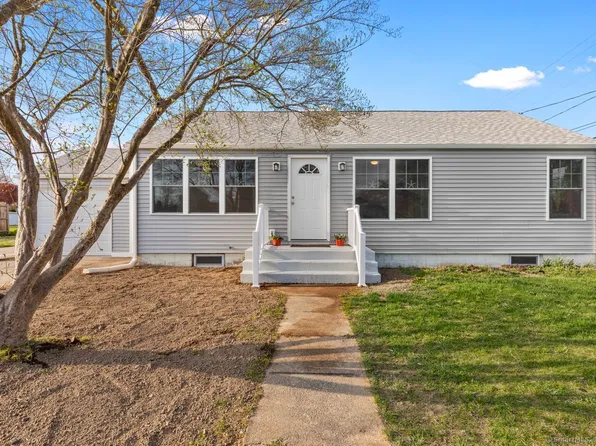 1 Hamel Court, Waterford, CT 06385