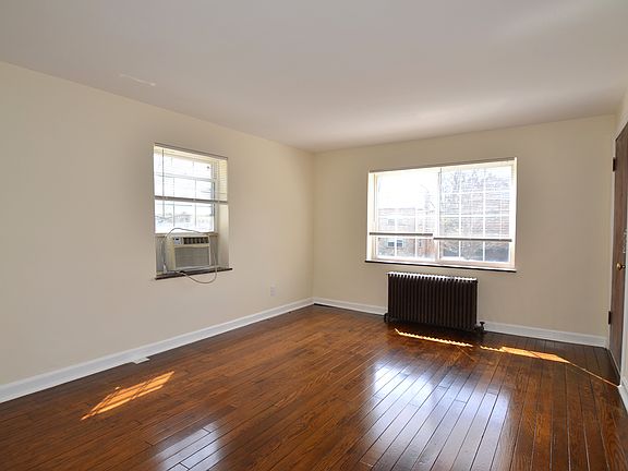 5th image of 2532 Williams Ave APT 1