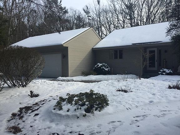 3rd image of 1140 Scenic Dr