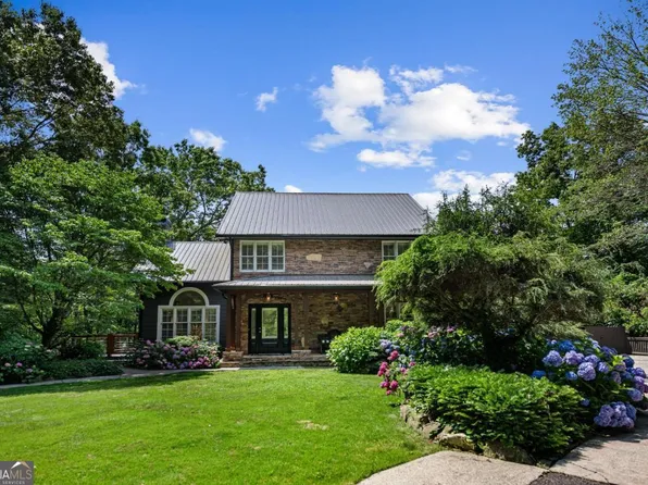 223 Mountain Tops Rd, Blue Ridge, GA 30513