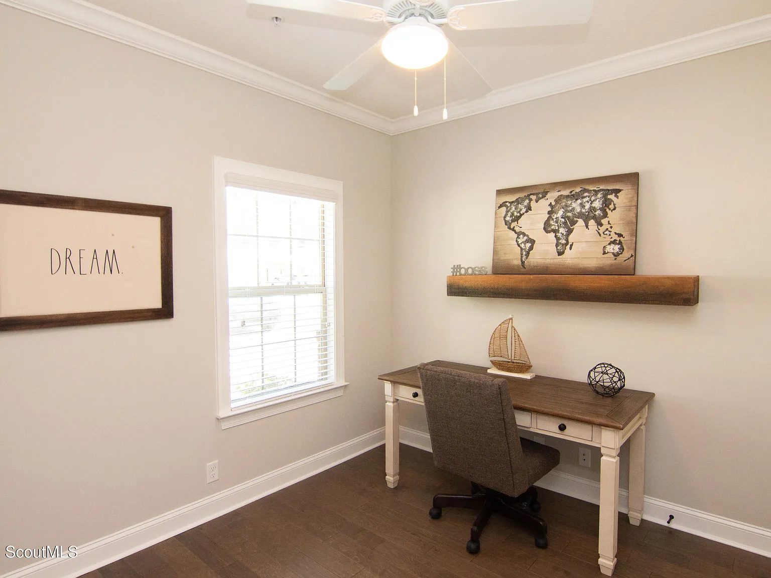 3 bed, 2.5 bath, 2210 sqft, $5,160 — Photo 4