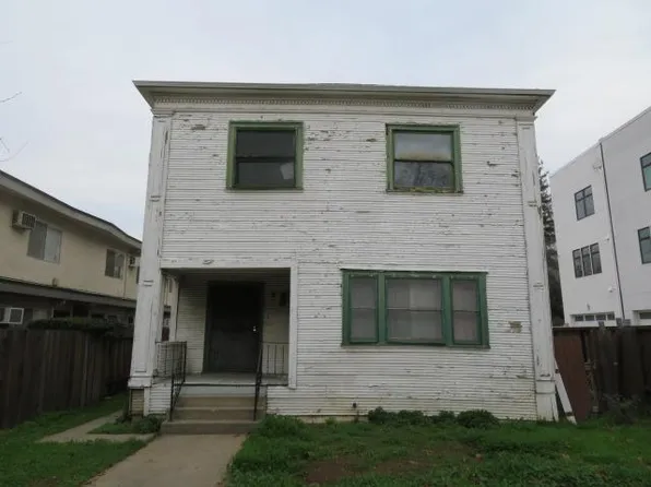 1421 T St, Sacramento, CA 95811